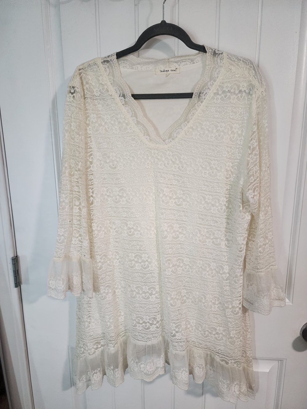indigo soul Cream Lace V-Neck Tunic with Ruffle Hem